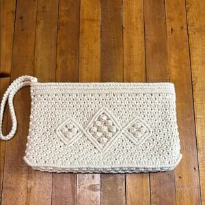Cream Crochet Lined Clutch w/Hand Strap Size 10.5x6.5x1